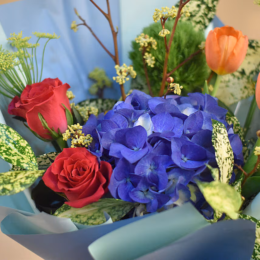 Blooming Hydrangea & Roses Bouquet