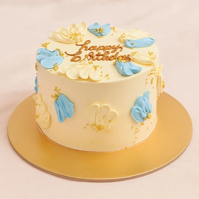 Creamy Blooms Birthday Cake - 500 Grams