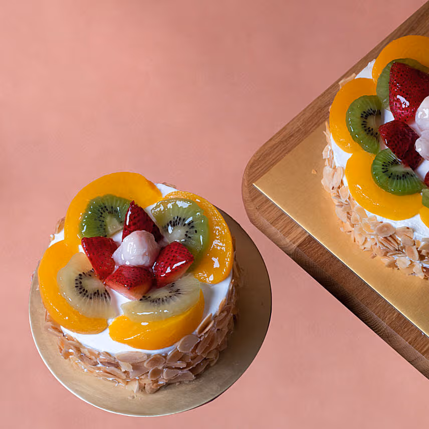 Fresh Fruit Cake 4 Inches