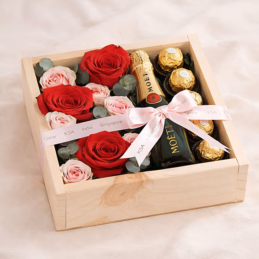 Roses, Rochers and Moet Mini Gift Box