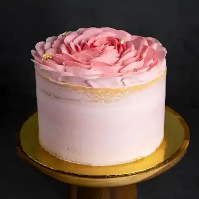 Scrumptious Strawberry Cake