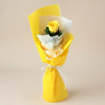 Charming Single Yellow Rose Bouquet with Elegant Wrapping
