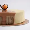 Luxurious White Chocolate Fudge Cake with Caramel Elegance