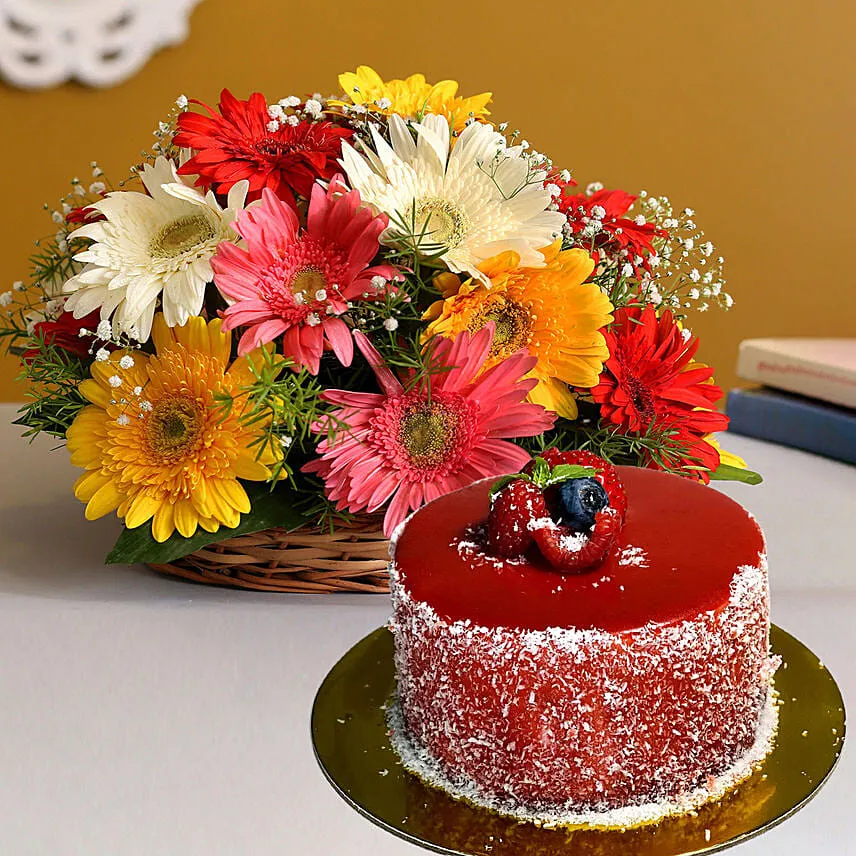 Petite Floral Brilliance with Mini Mousse Cake