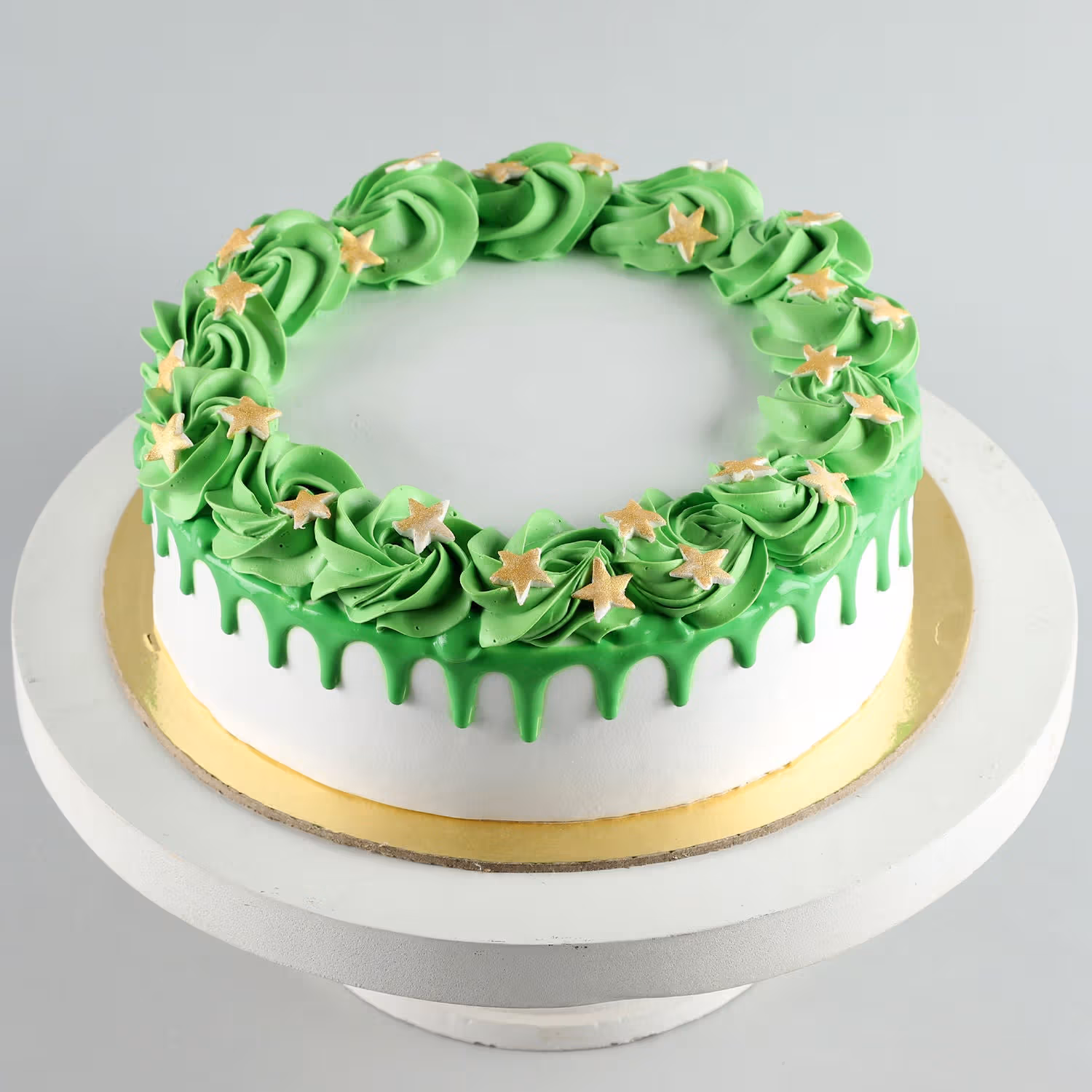 Festive Christmas Wreath Pineapple Cake - Half Kg Delight