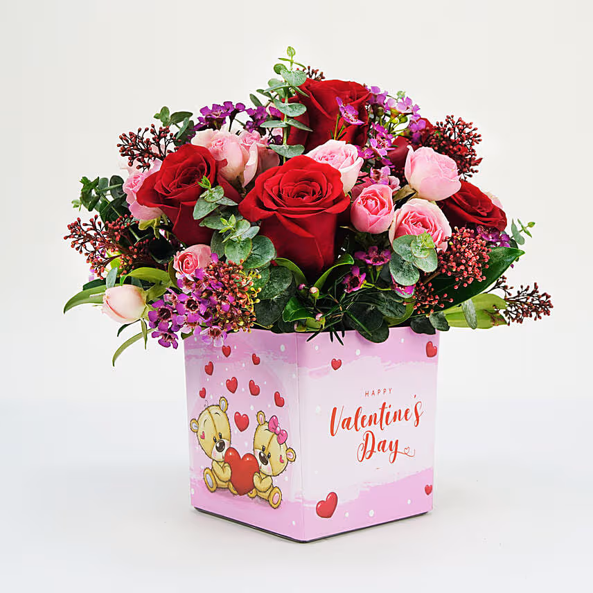 Floral Cuddle With Mini Moet Champagne 200 Ml For My Valentine
