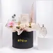 مجموعة هدايا كالفن كلاين شير بيوتي لها - ترتيب زهور فاخر وعطر