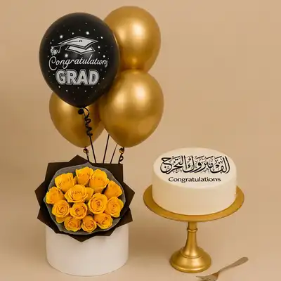 كيكة مبروك التخرج مع ورد وبالونات