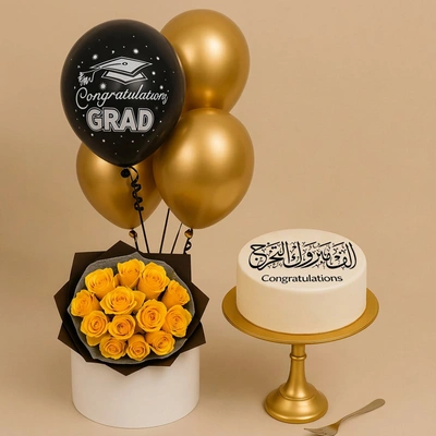 كيكة مبروك التخرج مع ورد وبالونات