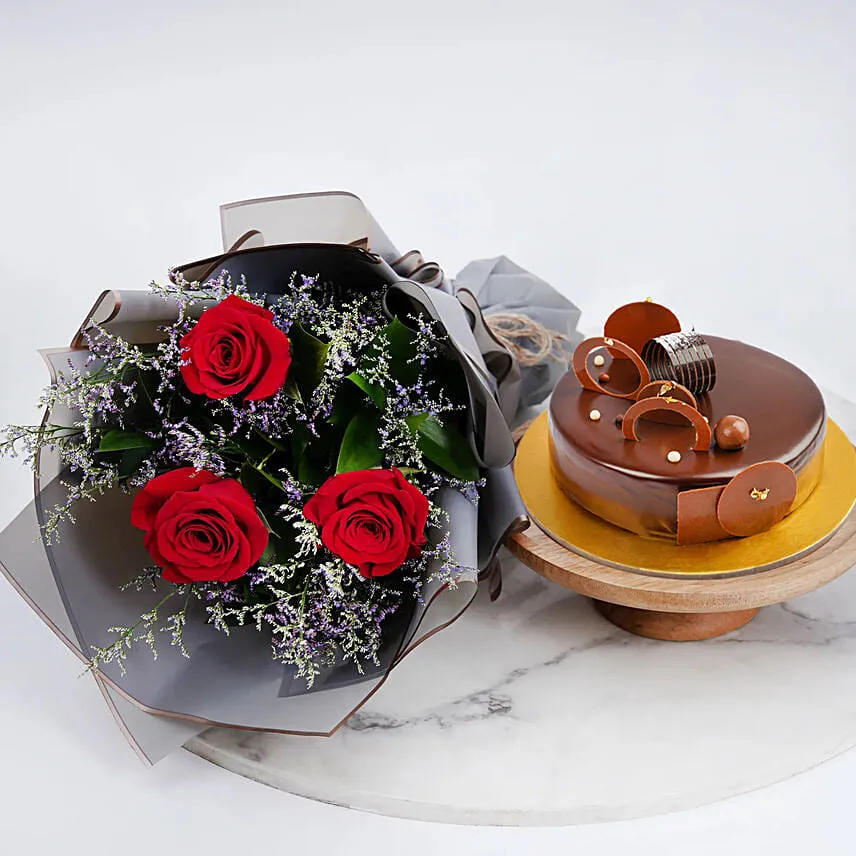 Chocolate Cake with Bunch of 3 Red Roses