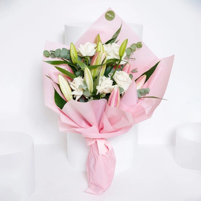 Elegant Mixed Roses and Lilies Bouquet for Mother's Day Celebration