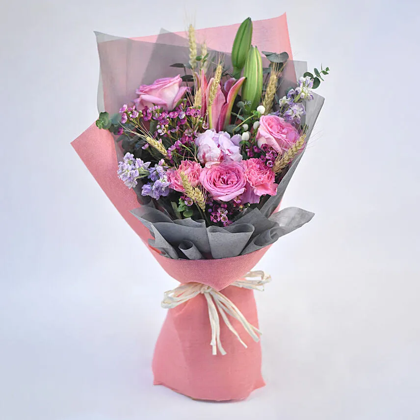 Elegant Pink Flowers Bouquet
