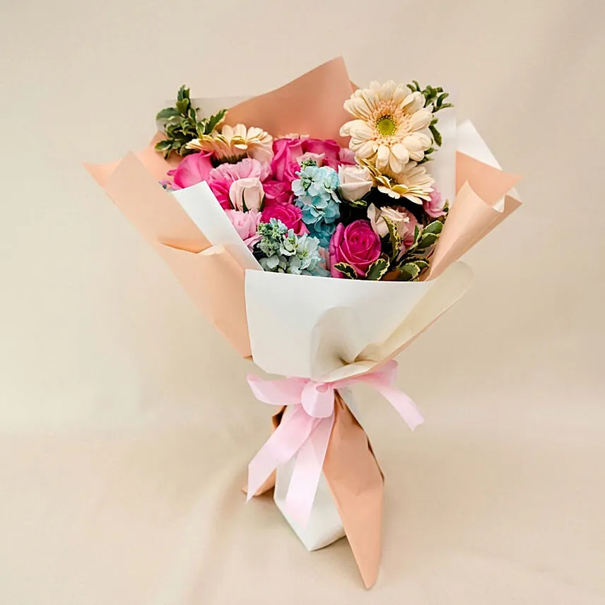 Bright And Graceful Mixed Flowers Bouquet