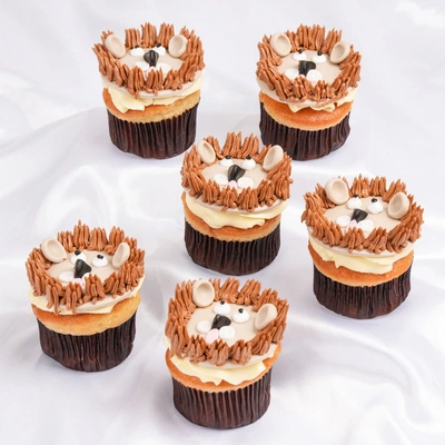 Adorable Lion-Themed Vanilla Cupcakes - Set of 6 Designer Treats