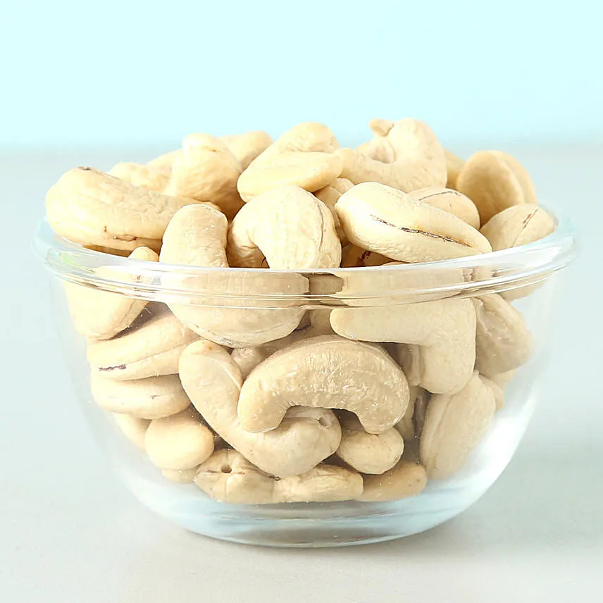Sneh Dino Rakhi With Almonds & Cashews