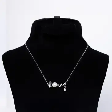 Radiance of Romance: Exquisite Rose Bouquet with Elegant Silver Love Necklace