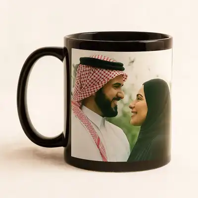 كوب أسود مخصص بالصورة