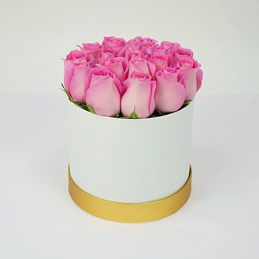 Red and Pink Roses Allure in Round Boxes