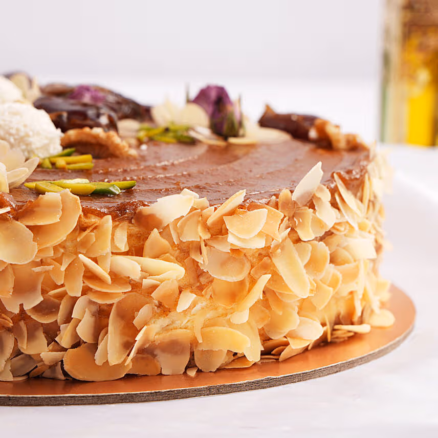 Date & Caramel  Premium Cake 8 Inches