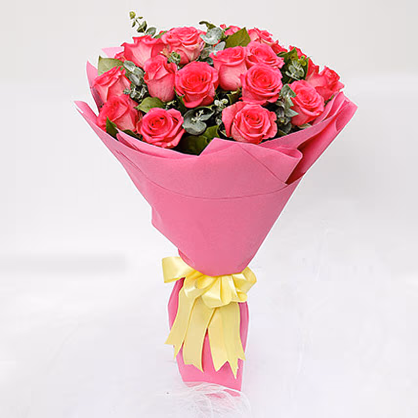 20 Dark Pink Roses With Fruit Cake