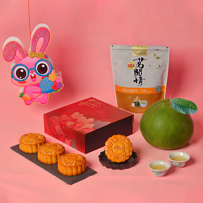 Pure White Lotus Paste Mooncakes And Pomelo Lipton Tea And Lantern Toy