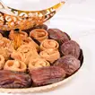 حلويات السنة الهجرية مع ديكور هلال مضيء