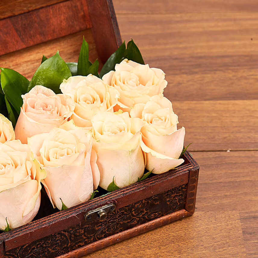 Love Mini Treasured Roses White