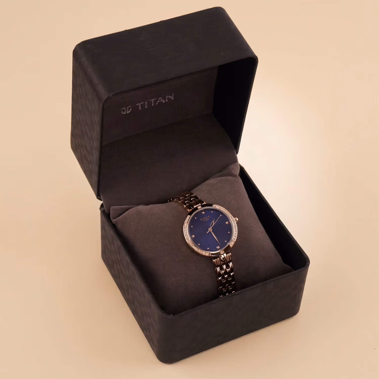 TITAN Women Watch n Royal Rose Box
