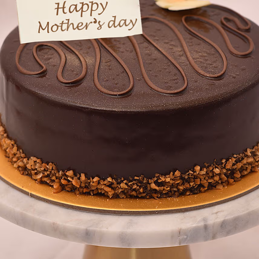 Yummy Chocolate Cake for Mom