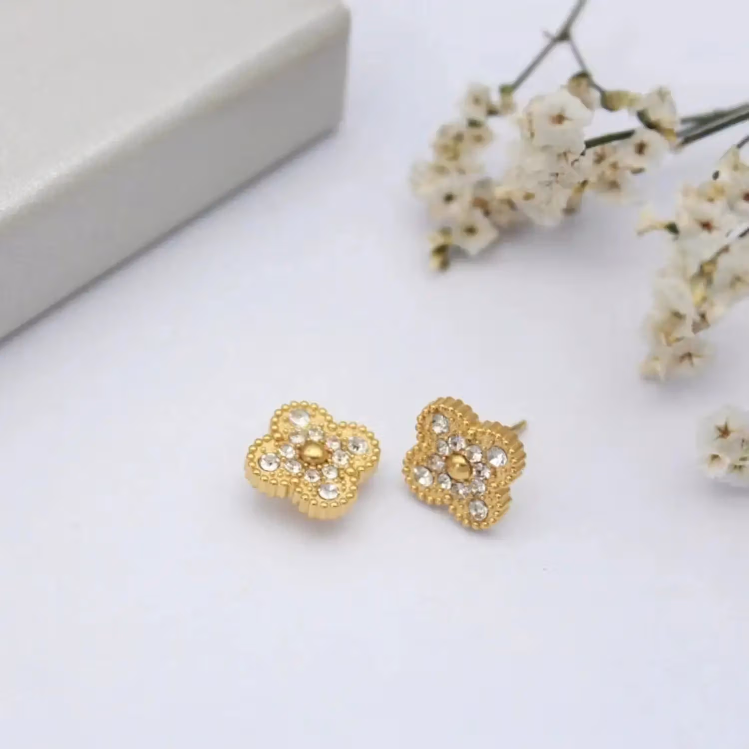 Golden Blossom Jewelry Set by Signature Jewelry - Elegance and Craftsmanship