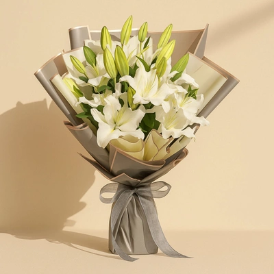 Exquisite White Lilies Bouquet – A Touch of Elegance
