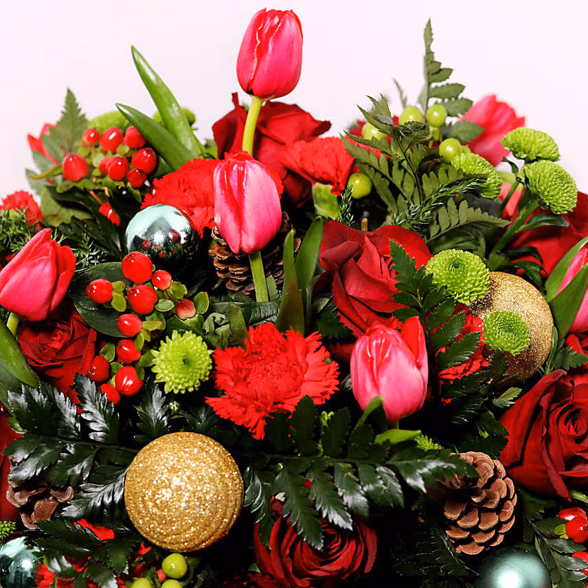 Red And Green Center Table Arrangement