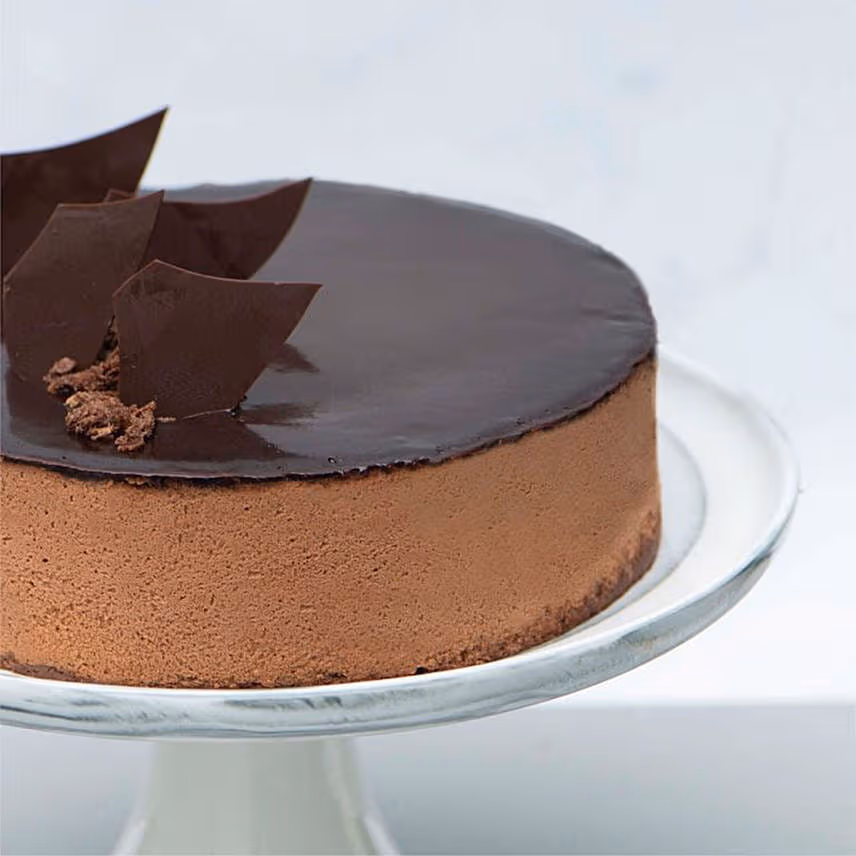 Irresistible Crunchy Chocolate Cake With 16 Pcs Ferrero Rocher