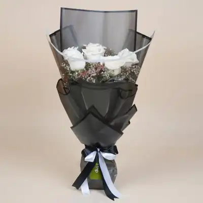 Elegant Hand Bouquet of 6 White Roses