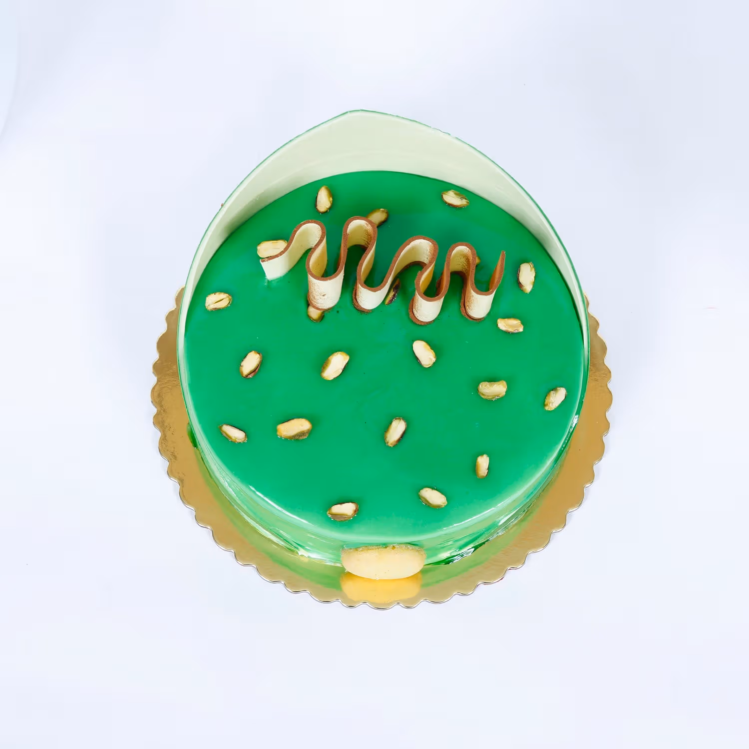 Delicious 1 Kg Pistachio Cake - Perfect for Celebrations