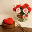 وعاء ورود الحب البديع
