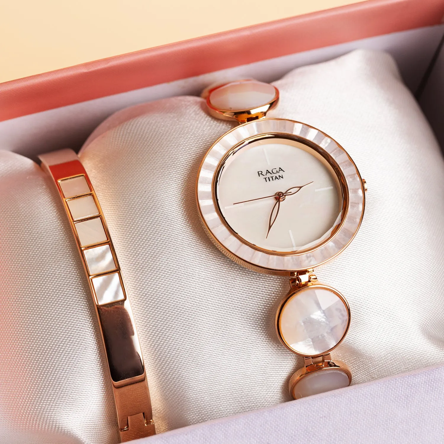 Elegant Gift Set: Loverly Roses and Titan Raga Power Pearls Quartz Analog Watch for Women