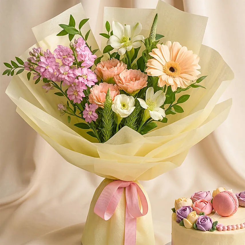Affection - Flowers Bouquet & Macaroon Cake