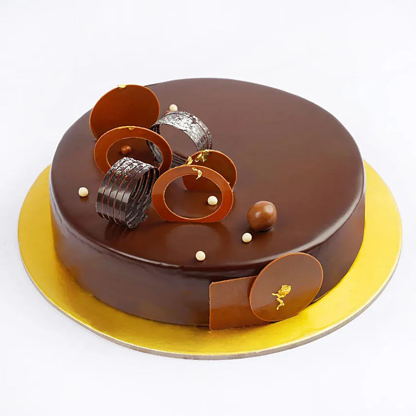 Sixteen Portion Fudge Cake