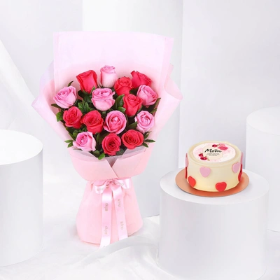 Delightful Rosy Bouquet and Cake Combo for Mother's Day
