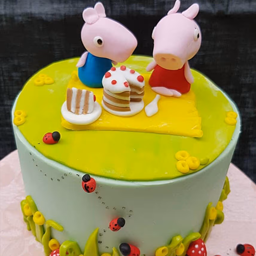 Peppa Pig Vanilla Cake