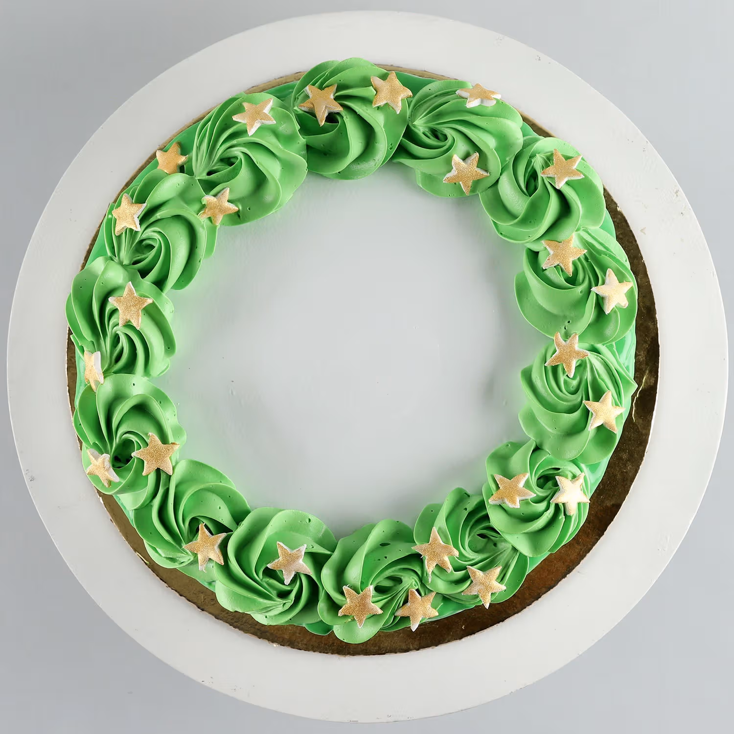 Festive Christmas Wreath Pineapple Cake - Half Kg Delight