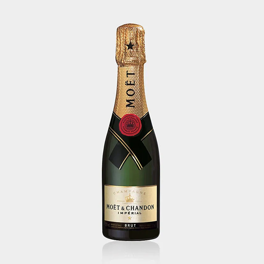 10 Sweet Tulips In Glass Vase With Moet and Chandon