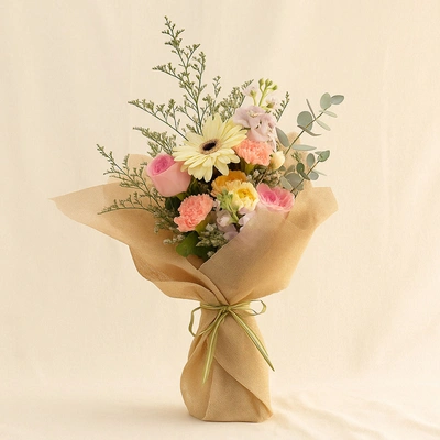 Pleasing Mixed Flowers Hand Bouquet