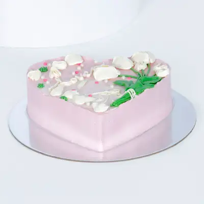 Delightful Heart-Shaped Chocolate Flavour Cake with Buttercream – 1 Kg