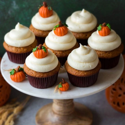 Pumpkin Topping Cupcakes