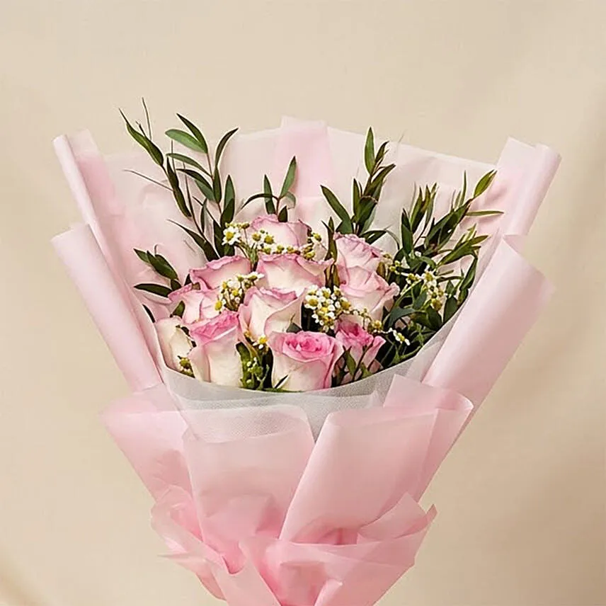 Titanic Rose Chamomile Hand Bouquet