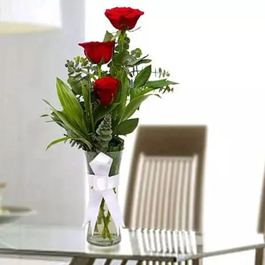 Beauty of 3 Red Roses & Fruit Cake