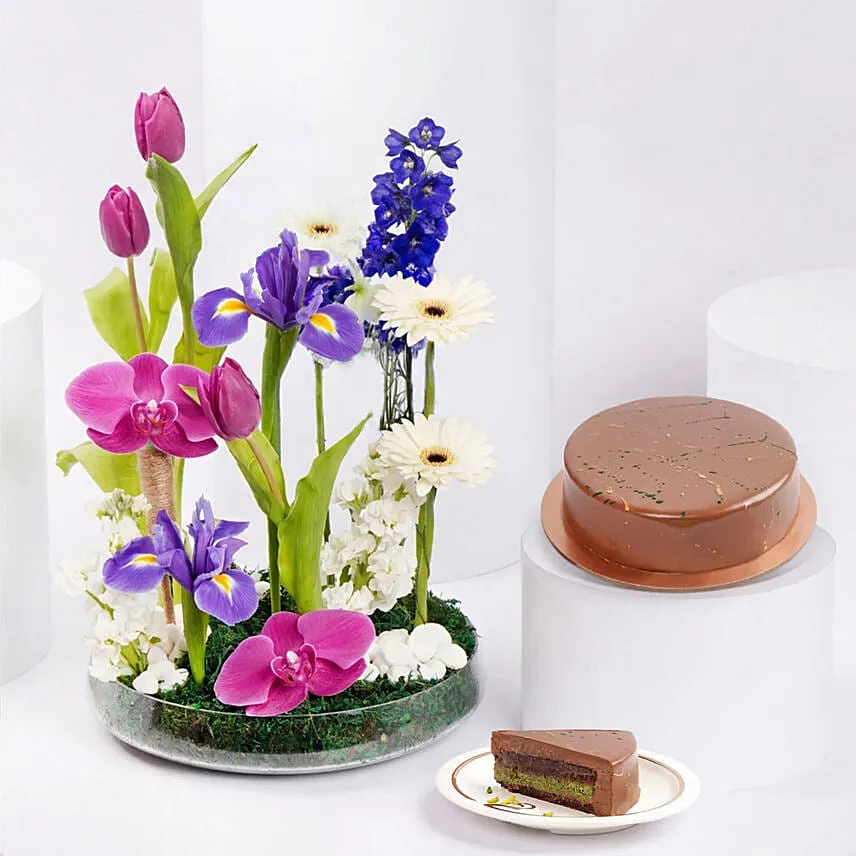 Dubai Chocolate Cake 4 Portion And Flowers