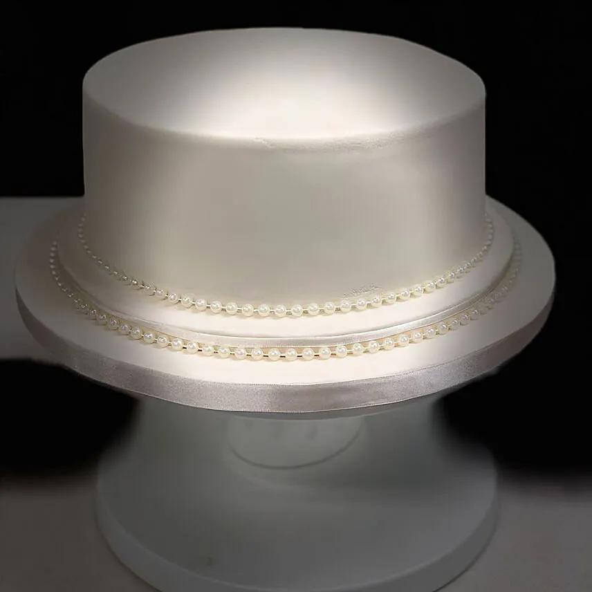 Pearly Elegant Oreo Cake 6 inches Eggless